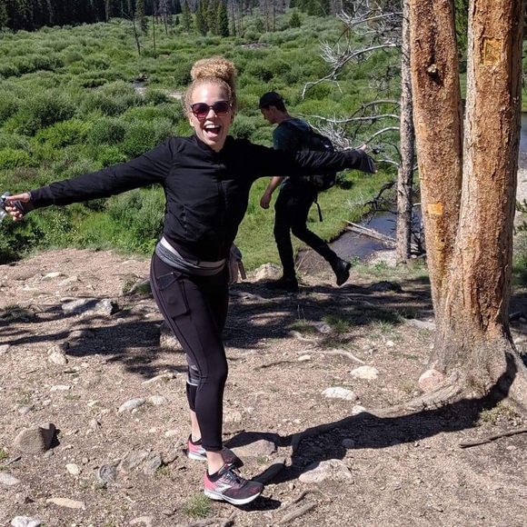 Meet your Posher, Leaza - Picture 1 of 1